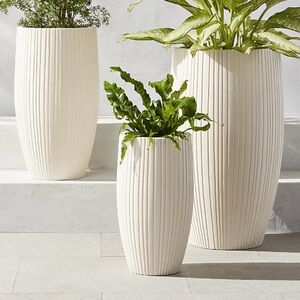 Small Zadie White Resin Indoor/Outdoor planter